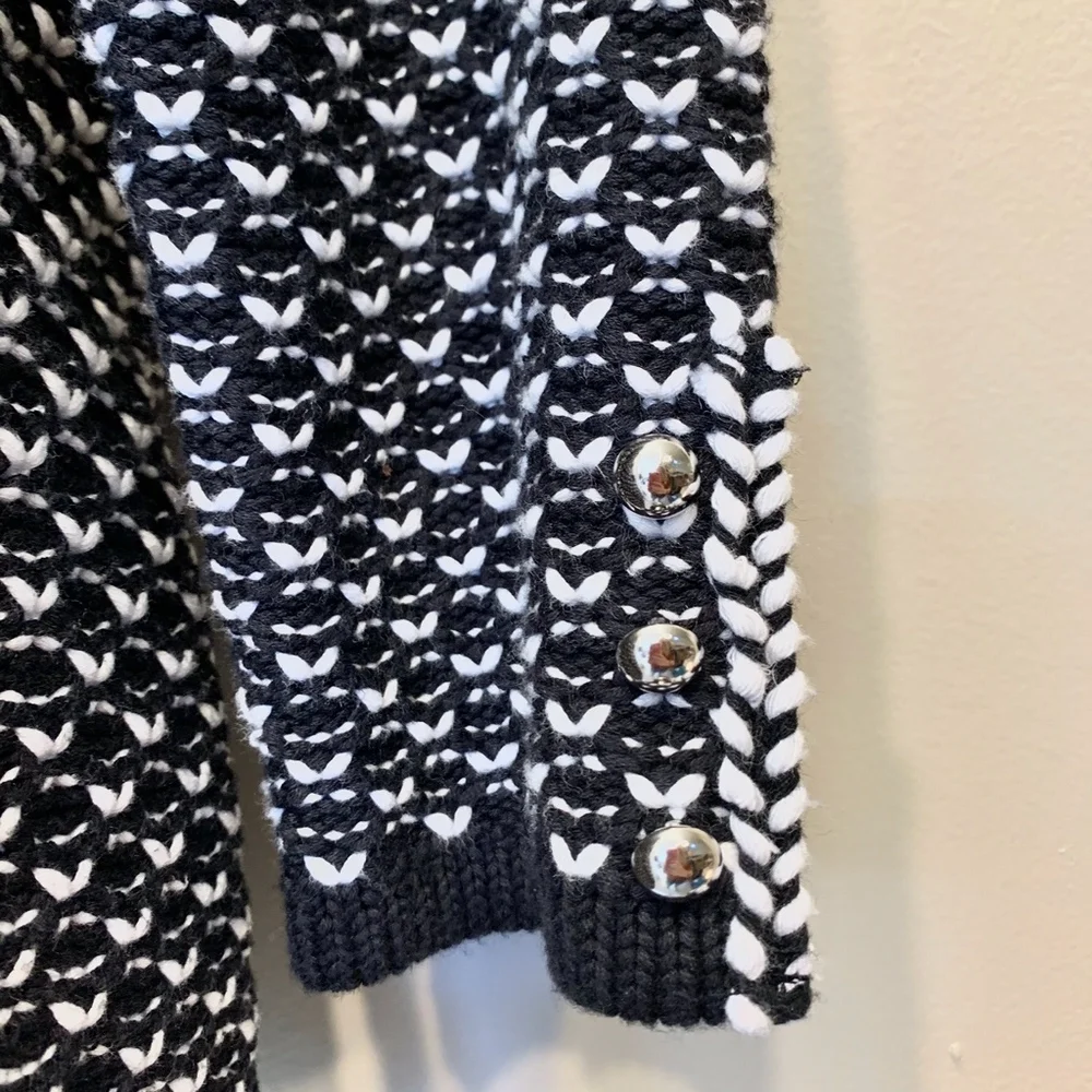 WHBM | Crochet Chunky Knit Button Front Pocket Cropped Cardigain
